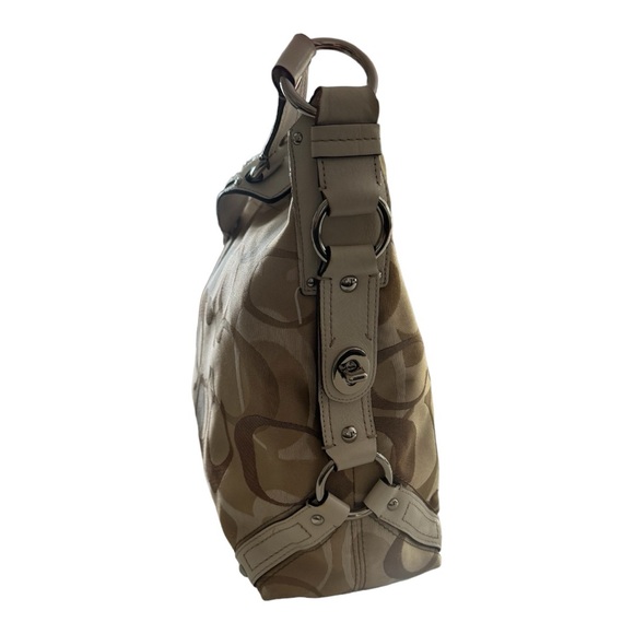 Coach Carly Bag In Optic Signature - Picture 4 of 10